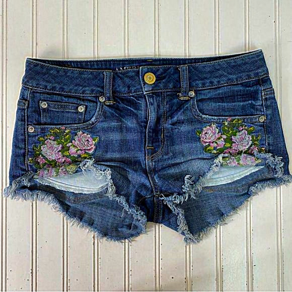 American Eagle Outfitters Pants - American Eagle Shorts Women's‎ 2 Jean Denim Embroidered Flowers